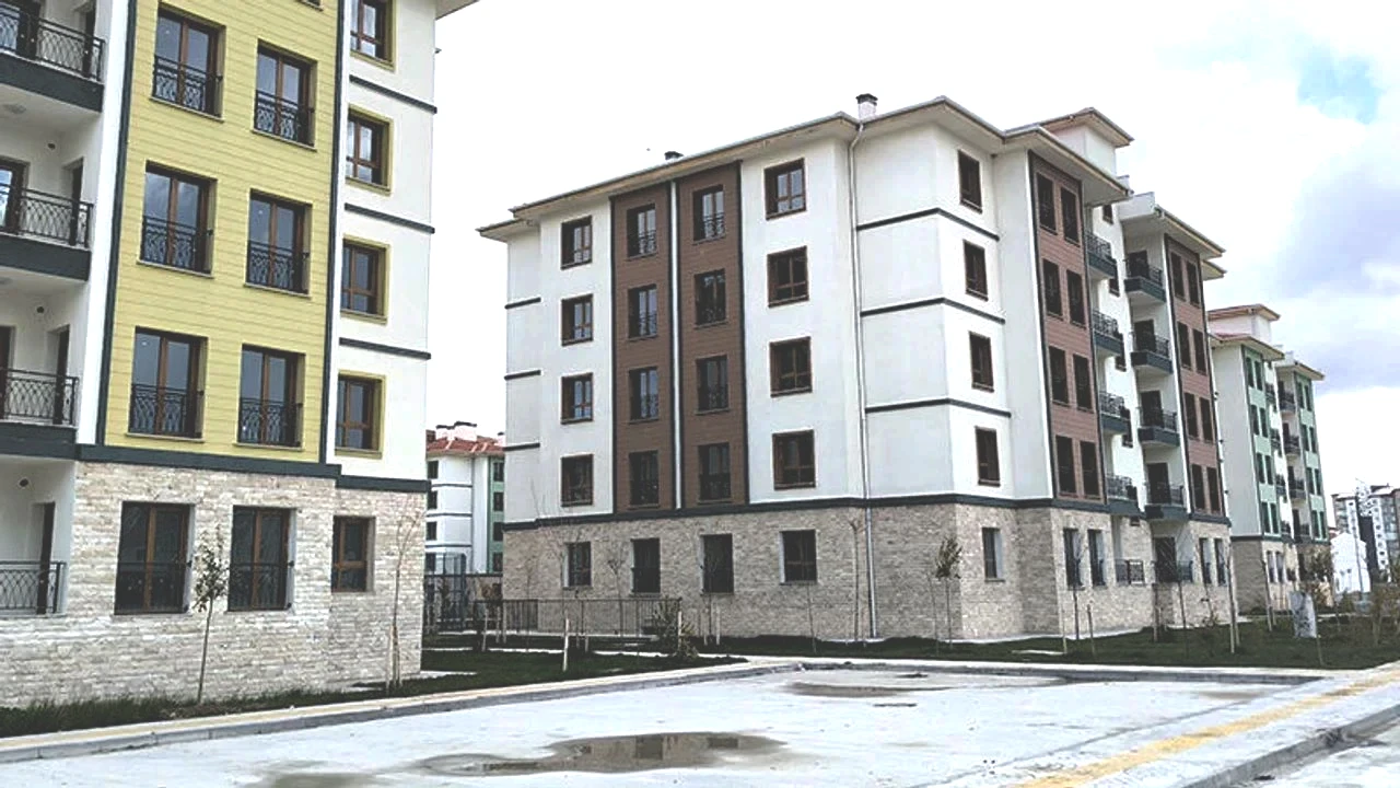 TOKİ Sahiplerine Büyük Müjde! Bakan Kurum'dan Beklenen Açıklama Geldi!