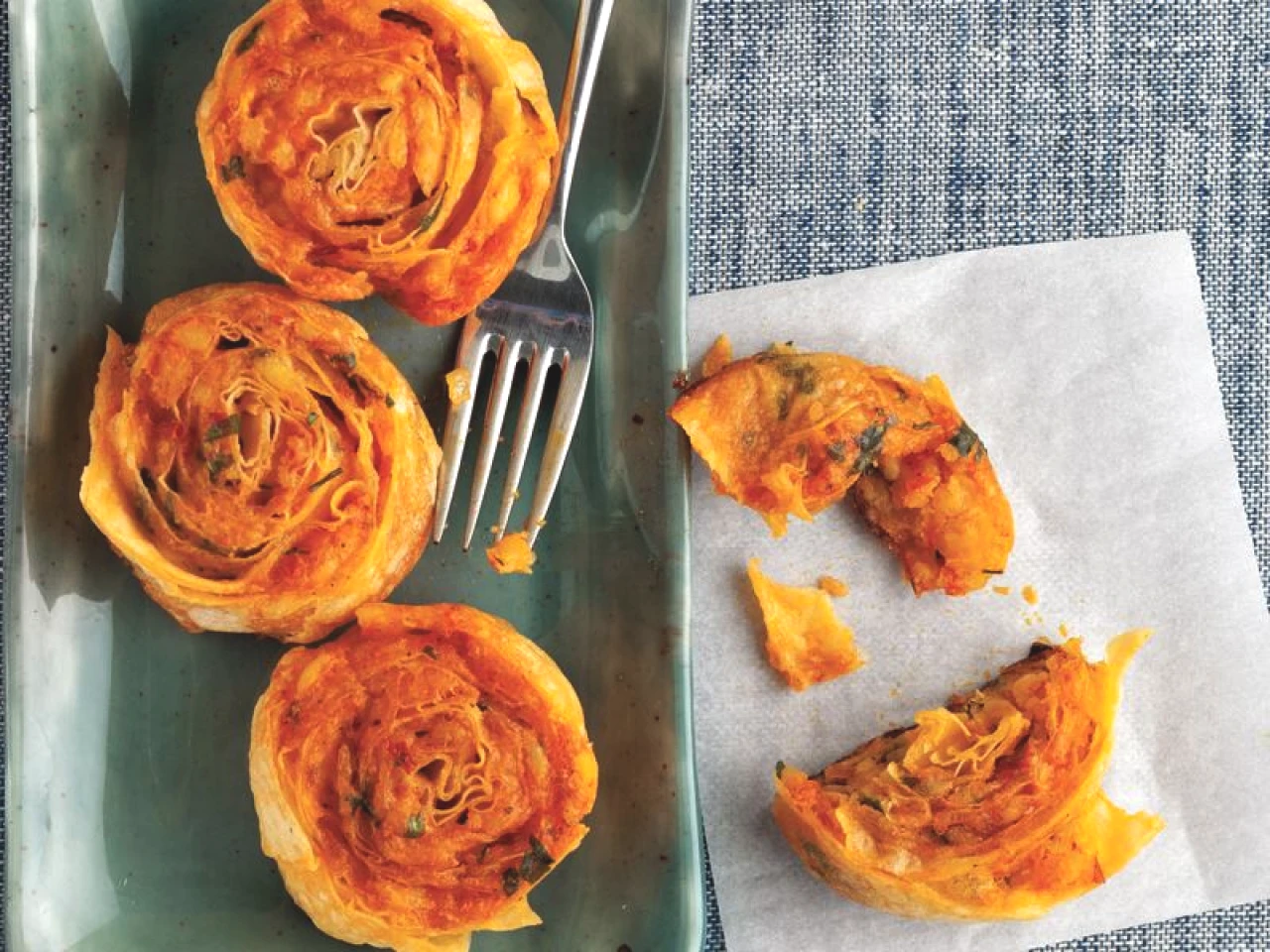 Komşu Çatlatan Börek Tarifi! Herkes Bu Tarifi Soruyor: 3 Yufkayla Çıtır Patatesli Rulo Börek
