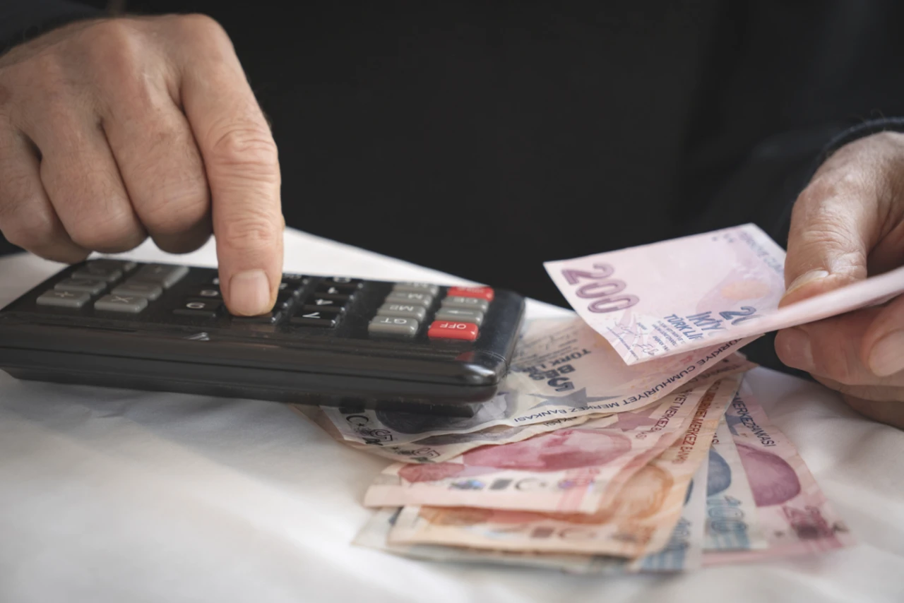 Ev Hanımlarına Emeklilik Formülü! Primin Üçte Birinin Devletten Karşılanması Planlanıyor: Aylık 3.633 TL Destek Hesabı
