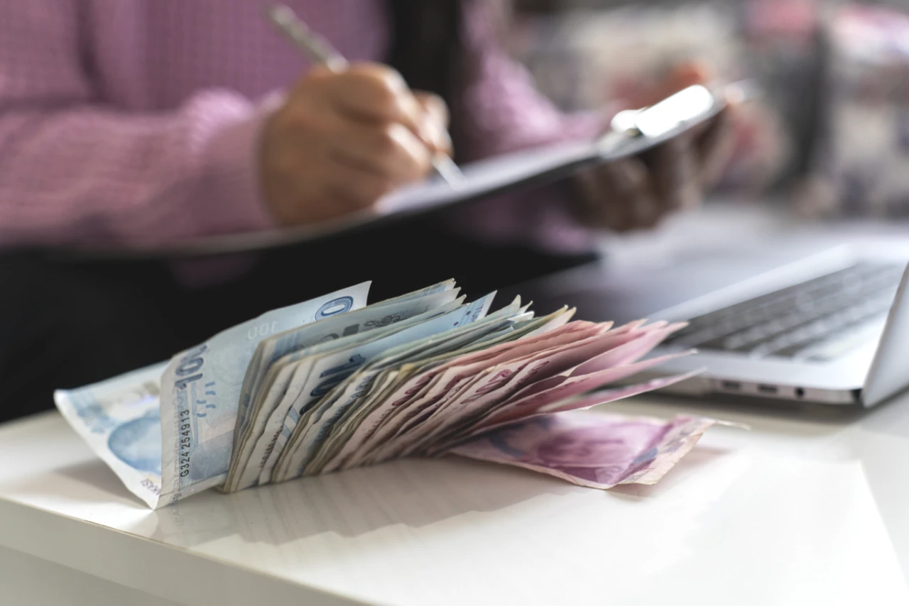 Ev Hanımlarına Emeklilik Formülü! Primin Üçte Birinin Devletten Karşılanması Planlanıyor: Aylık 3.633 TL Destek Hesabı
