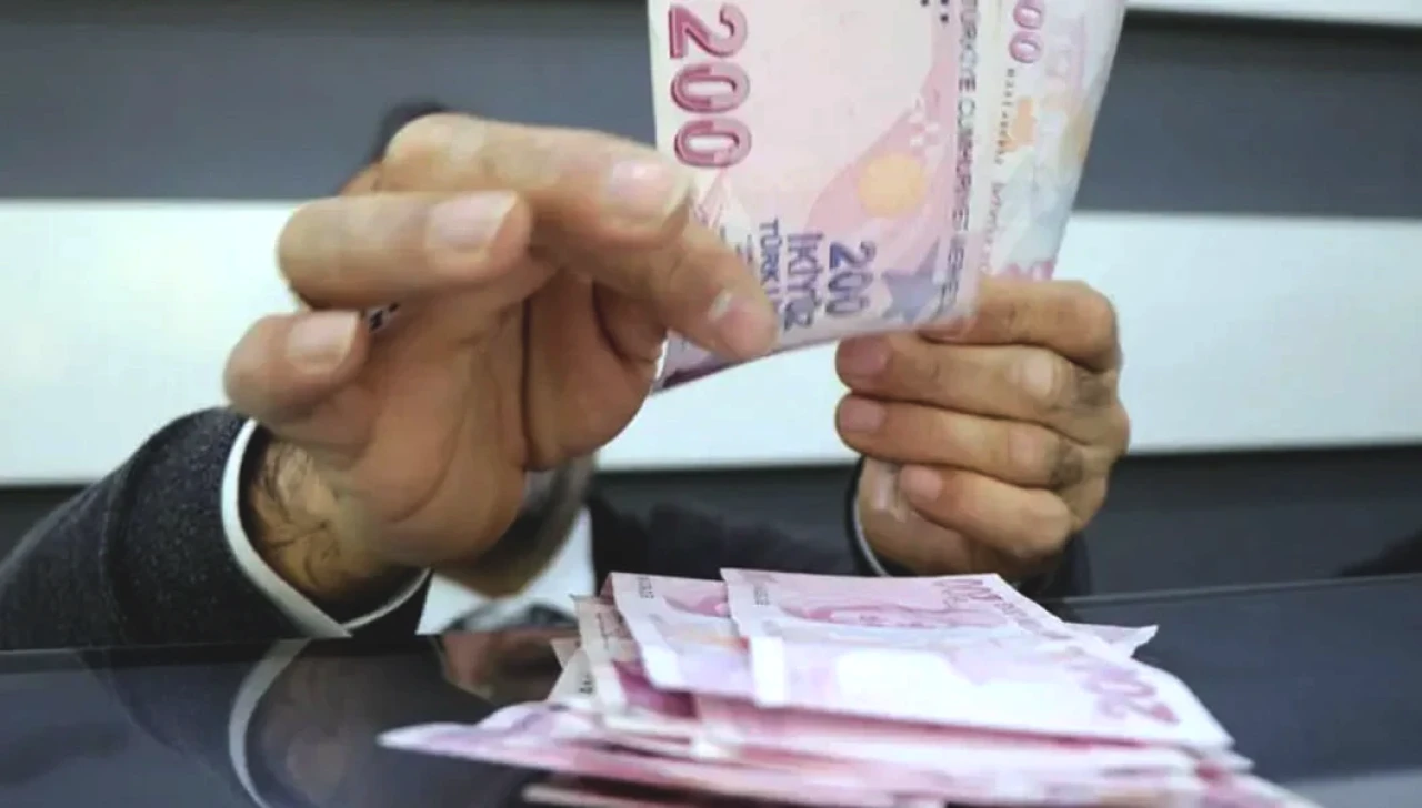 1999 Öncesi Girişlilere Yaşsız Emeklilik Tablosu! Hangi Yıl Girişli Kaç Günle Emekli Olur? İşte 5000-5975 Gün Hesabı