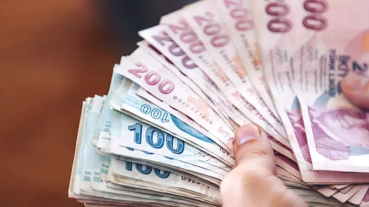 VakıfBank'tan Emekliye 30 Bin TL'ye Varan Promosyon! Eylül Kampanyasında Son Günler: Maaş Dilimlerine Göre Nakit Ödeme Tablosu