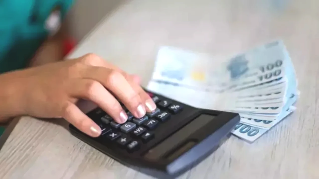 VakıfBank'tan Emekliye 30 Bin TL'ye Varan Promosyon! Eylül Kampanyasında Son Günler: Maaş Dilimlerine Göre Nakit Ödeme Tablosu