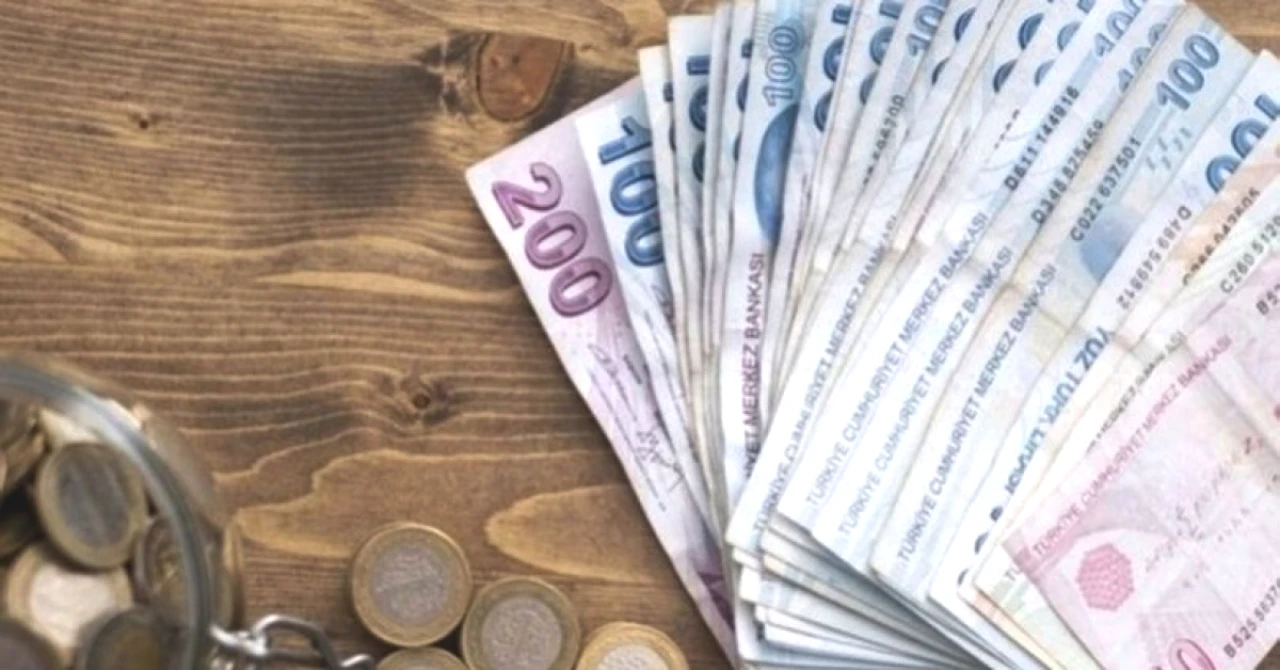 Emeklinin Bayram İkramiyesi Eridi! 2018'de Asgari Ücretin Yüzde 62'siydi, Bugün Yüzde 14: Oran Korunsaydı 17.500 TL Olacaktı