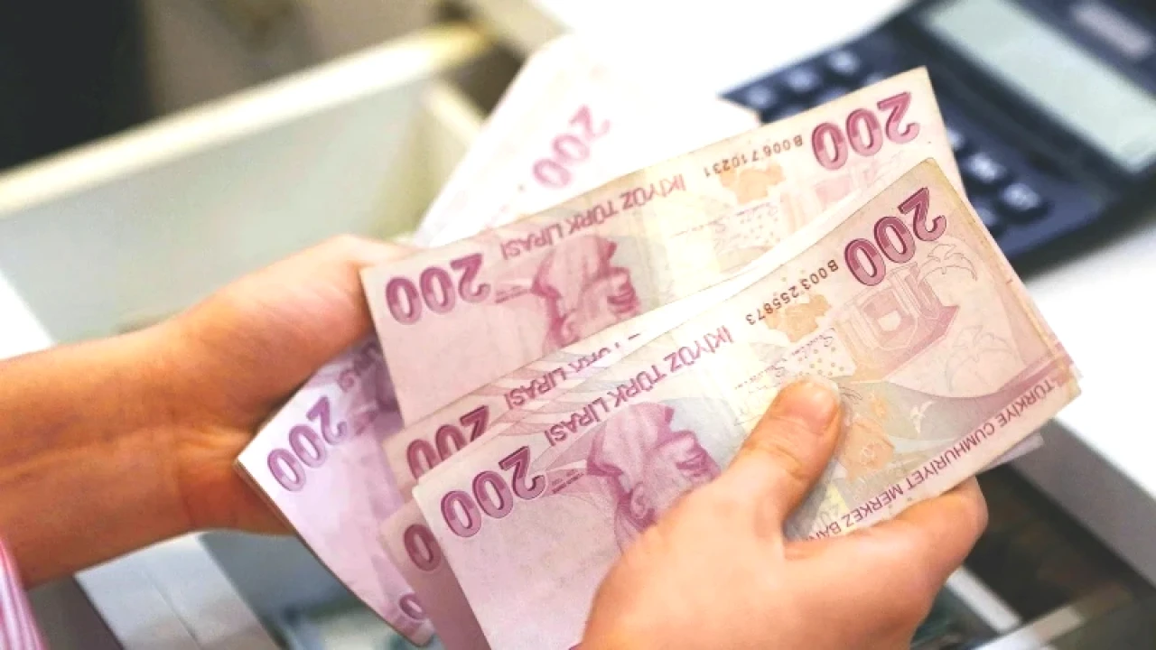 Meclis 1 Ekim'de Açılıyor, Emeklinin Gözü Bu Teklifte! Bayram İkramiyesi 14 Bin TL'ye, Memur Emeklisine 11 Bin TL Ek Ödeme Önerisi