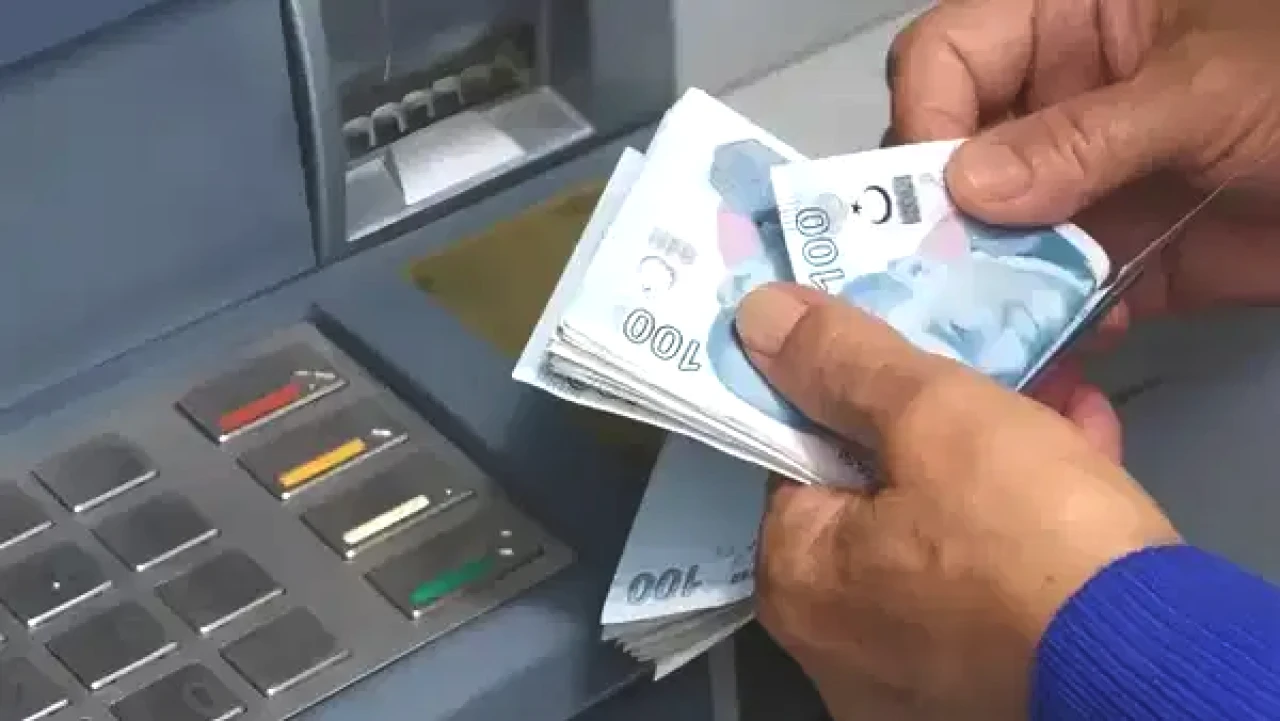 Meclis 1 Ekim'de Açılıyor, Emeklinin Gözü Bu Teklifte! Bayram İkramiyesi 14 Bin TL'ye, Memur Emeklisine 11 Bin TL Ek Ödeme Önerisi