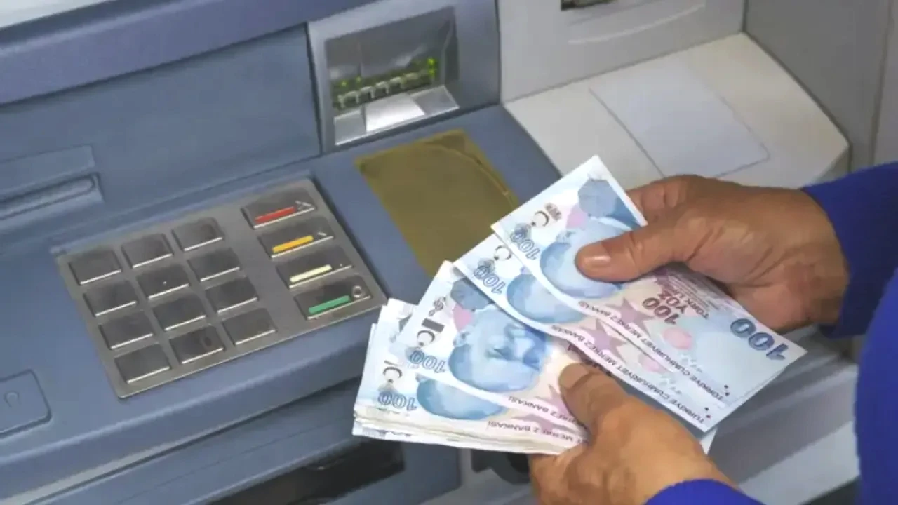 Yurt Dışında Çalışanlara Türkiye'den Emeklilik Yolu! Günlüğü 495 TL'den Borçlanma: 5 Bin Gün 2,48 Milyon Lira Tutuyor